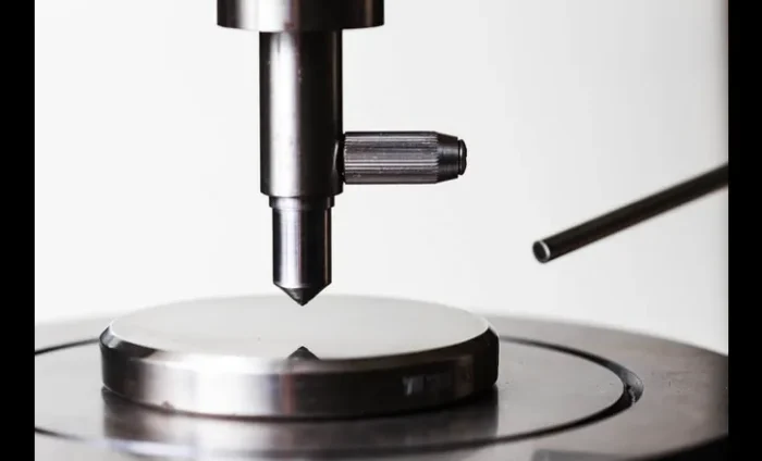 ۵ دلیل که کارخانهها به تجهیزات تست سختی نیاز دارند 6 تجهیزات تست سختی